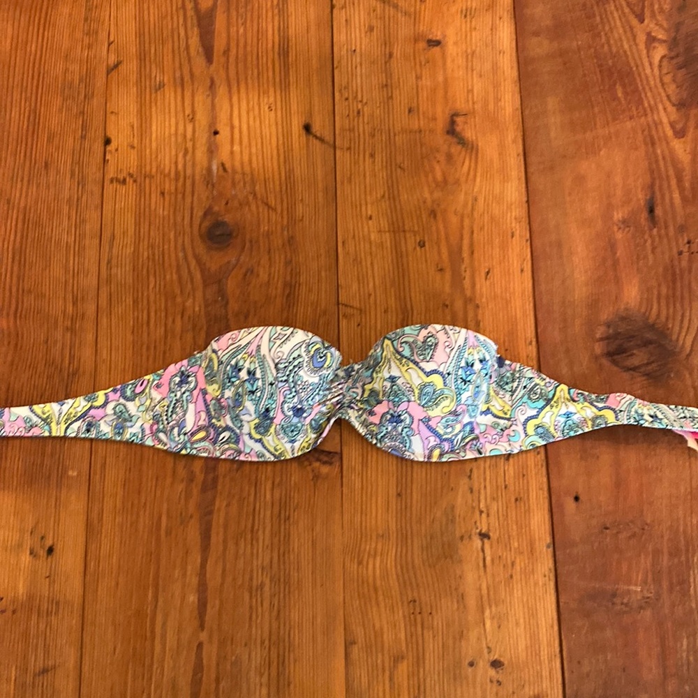 Women’s strapless bikini top
